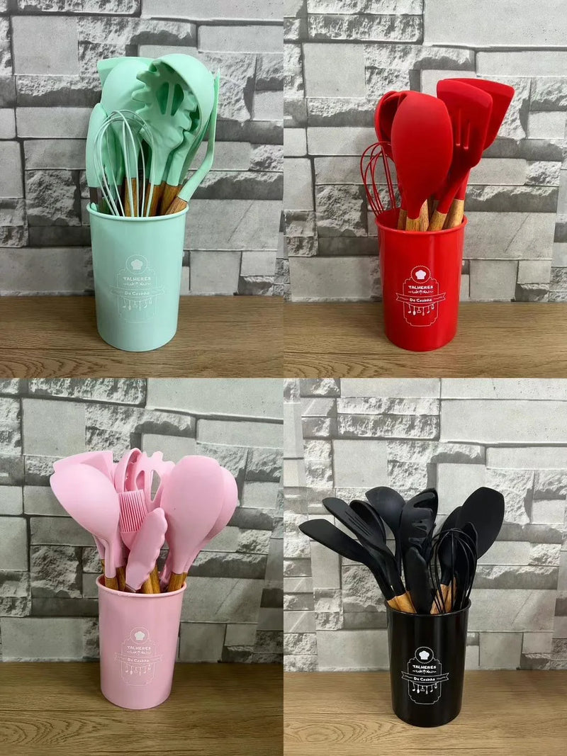 Kit de 12 Utensílios de Cozinha em Silicone e Cabo de Madeira