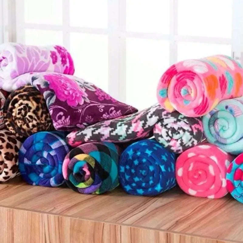 Kit com 2 Mantas Pet de Microfibra – Estampas Sortidas