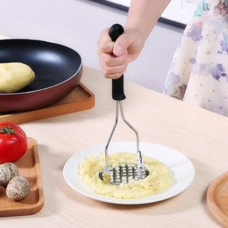 Natal Amassador Batatas  Legumes Multiuso Aço Inox Com Cabo Plastico Cozinha Multiuso  Promoções